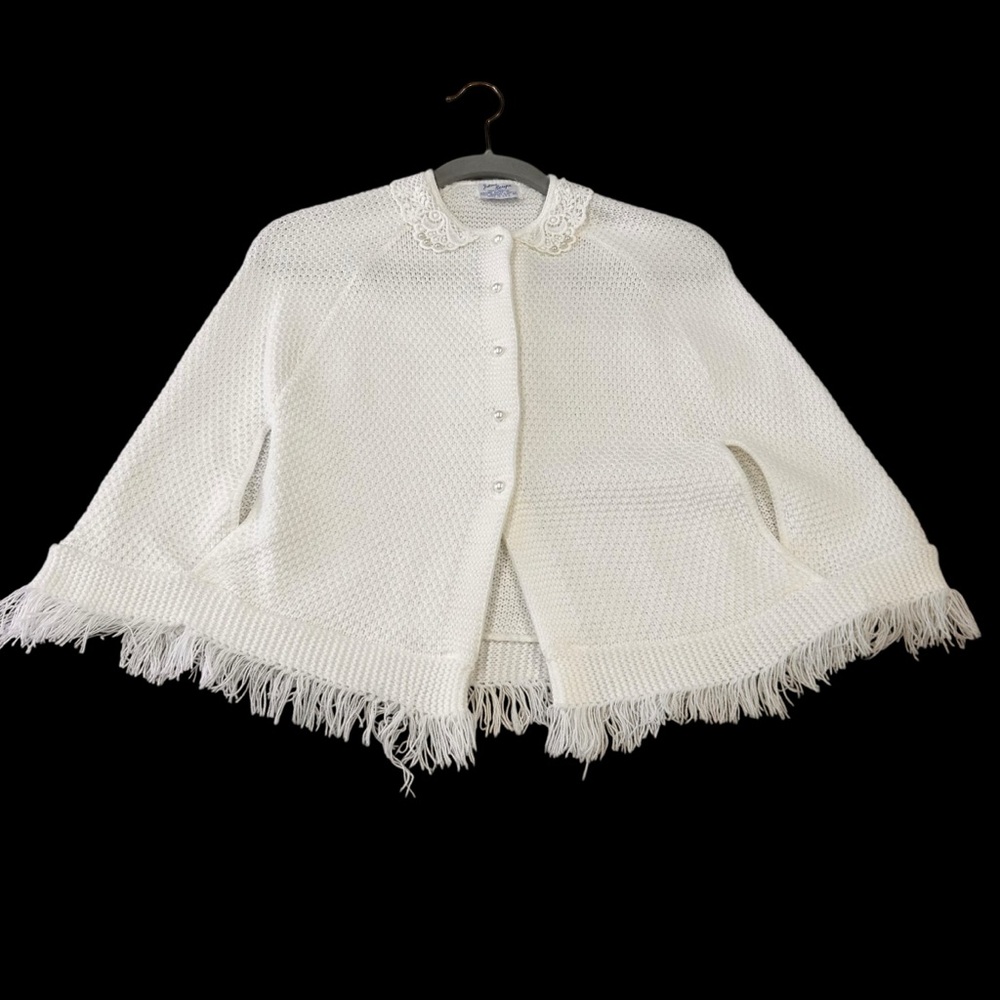 Vintage cape little girls crochet white size 5 see measurements poncho fringe - Picture 12 of 13